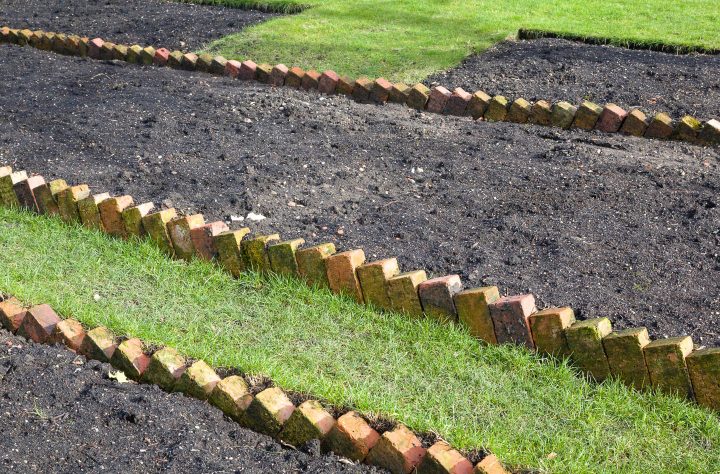 sawtooth brick edging